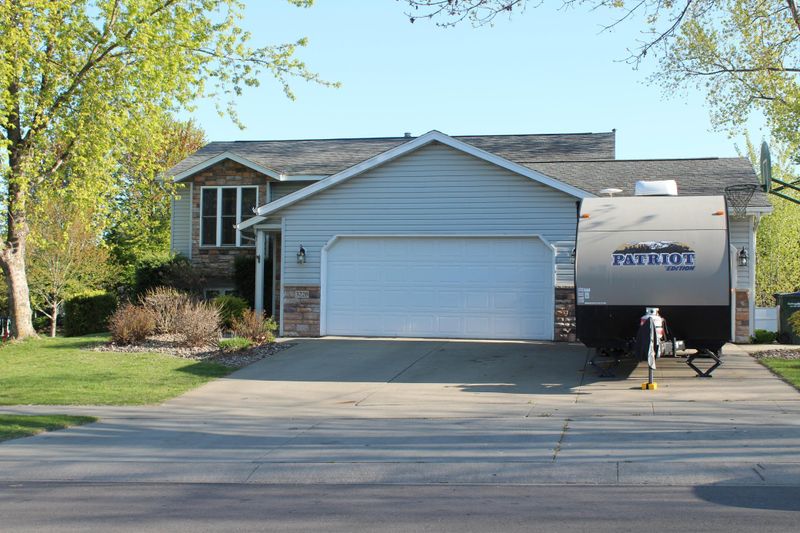 3228 Oxford Ln NW, Rochester, MN 55901