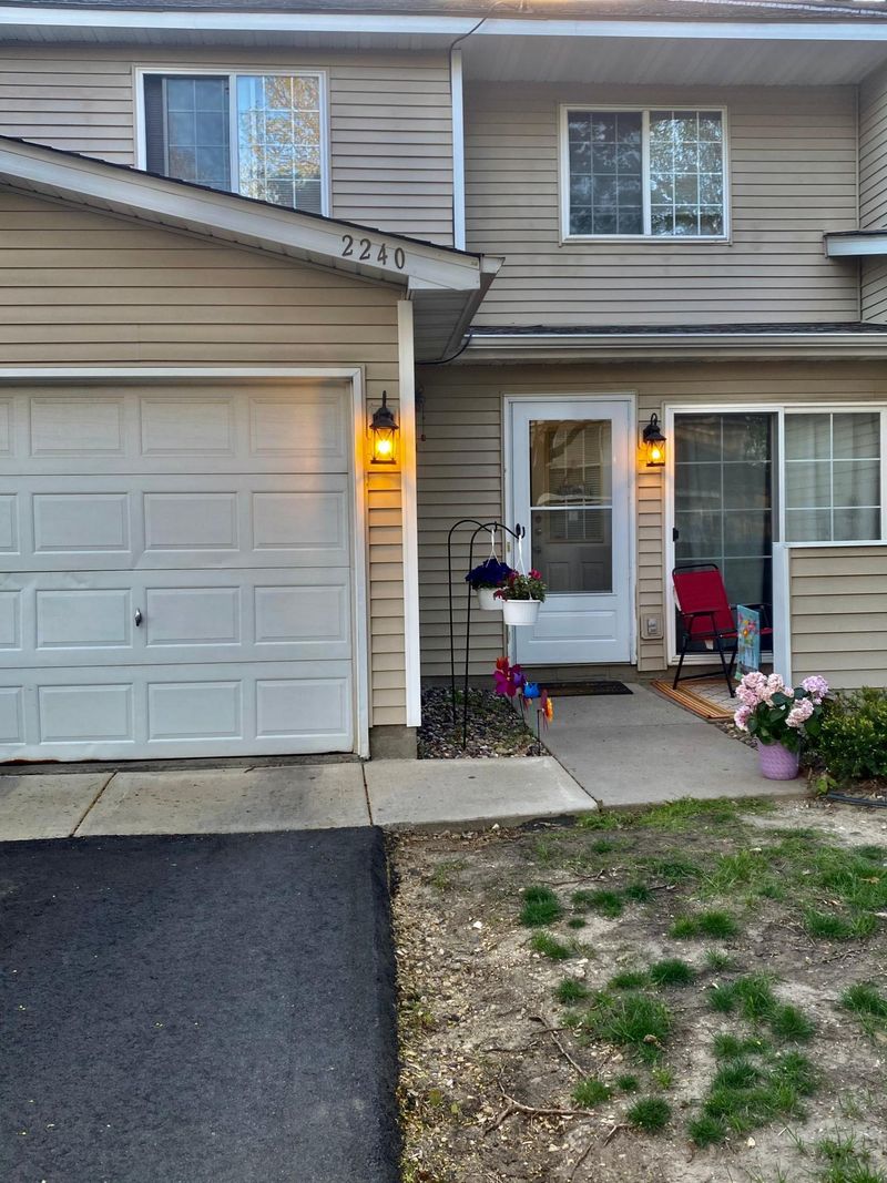 2240 Williams Dr, Burnsville, MN 55337