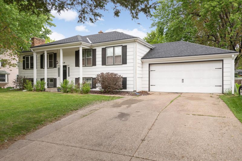 2438 Lexington Ave N, Roseville, MN 55113