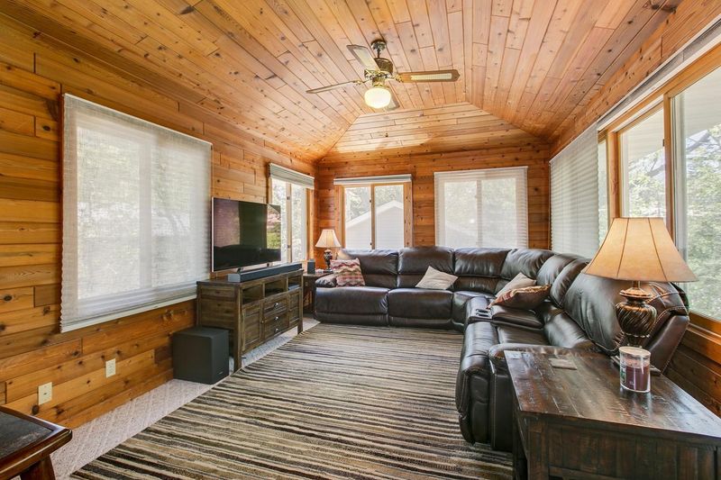 690 Birch Ln S, Shoreview, MN 55126