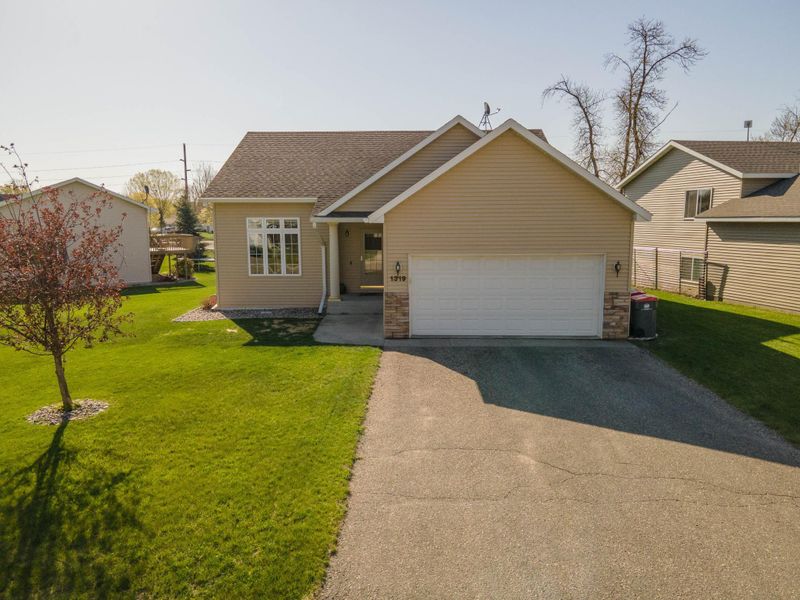 1319 Natures Trl, Alexandria, MN 56308