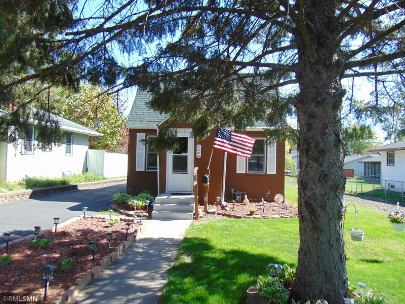 2084 Arlington Ave E, Saint Paul, MN 55119
