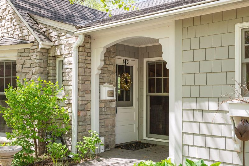 146 Ashley Rd, Hopkins, MN 55343
