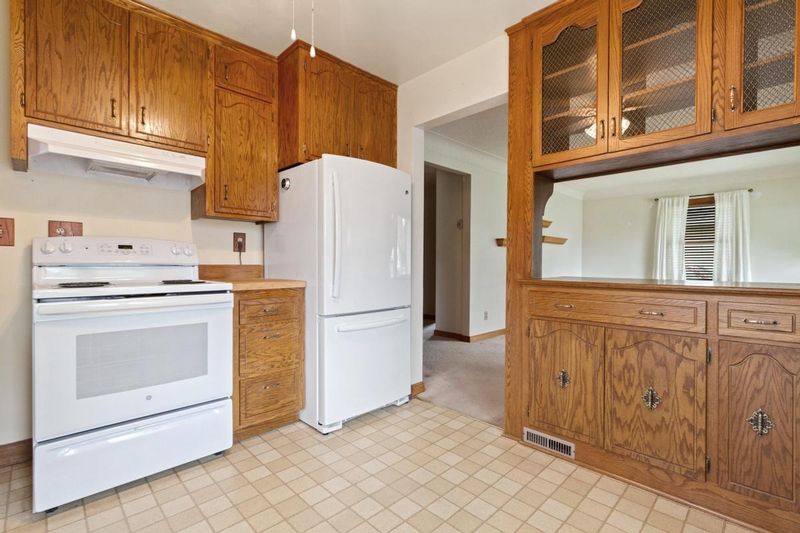 4756 Hampshire Ave N, Crystal, MN 55428