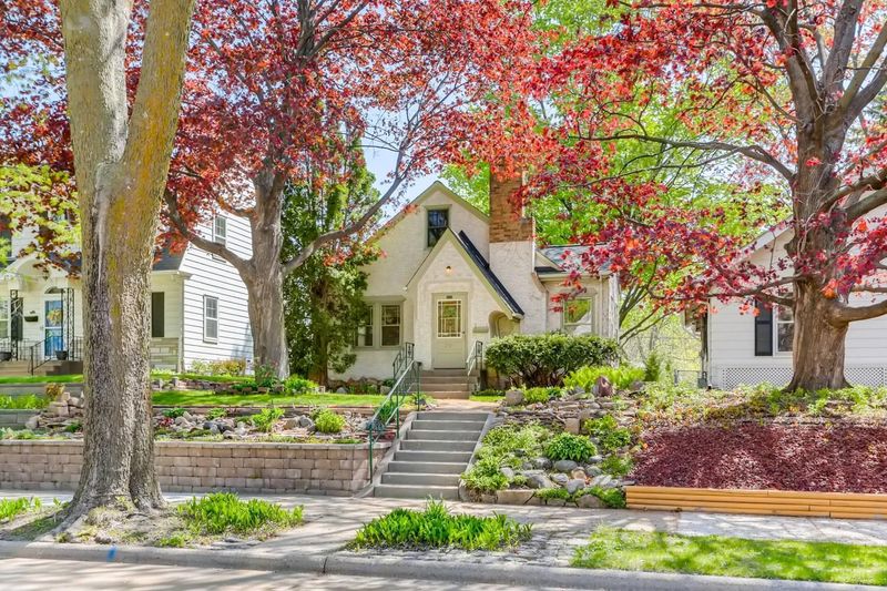 2707 Cleveland St NE, Minneapolis, MN 55418