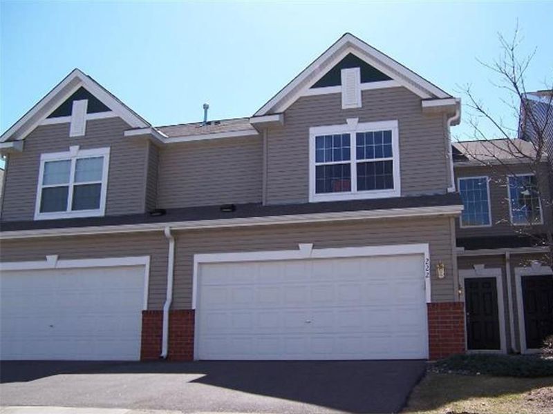 222 Heritage Ln, Circle Pines, MN 55014