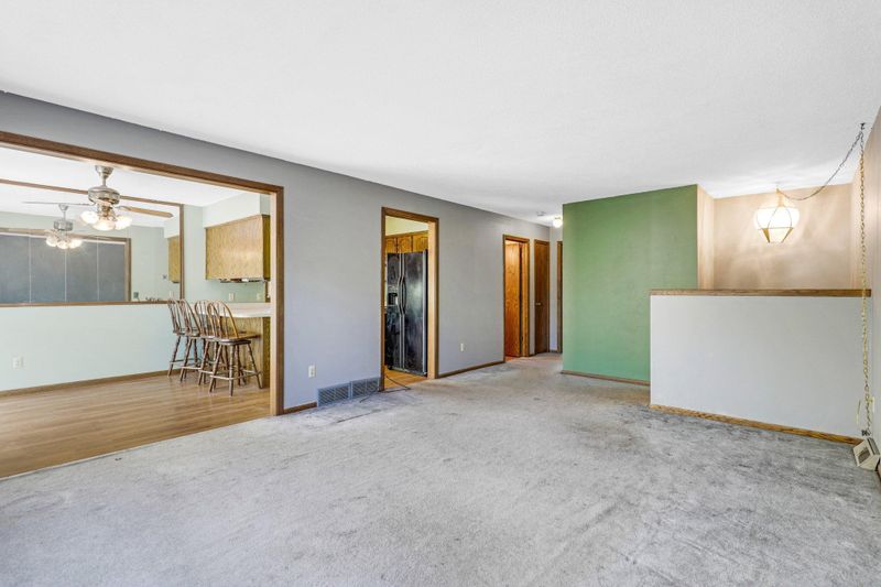 10340 Hummingbird St NW, Coon Rapids, MN 55433