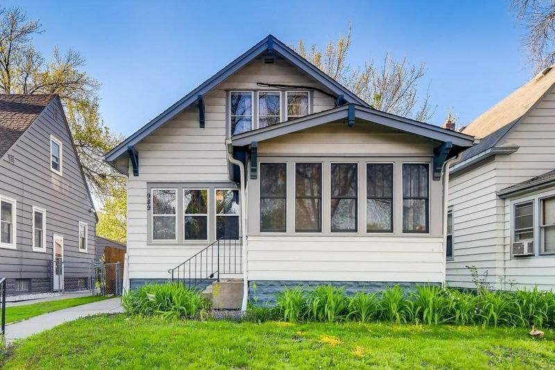 989 Rose Ave E, Saint Paul, MN 55106