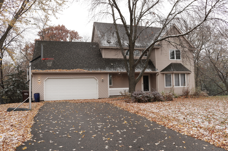 2316 Rivendell Ln, Minnetonka, MN 55305