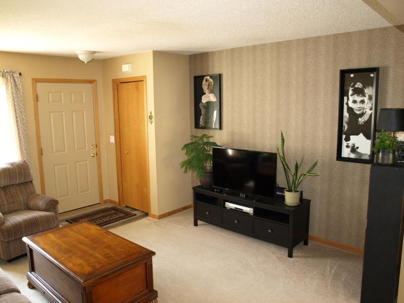 7877 Forest Blvd #D, Woodbury, MN 55125