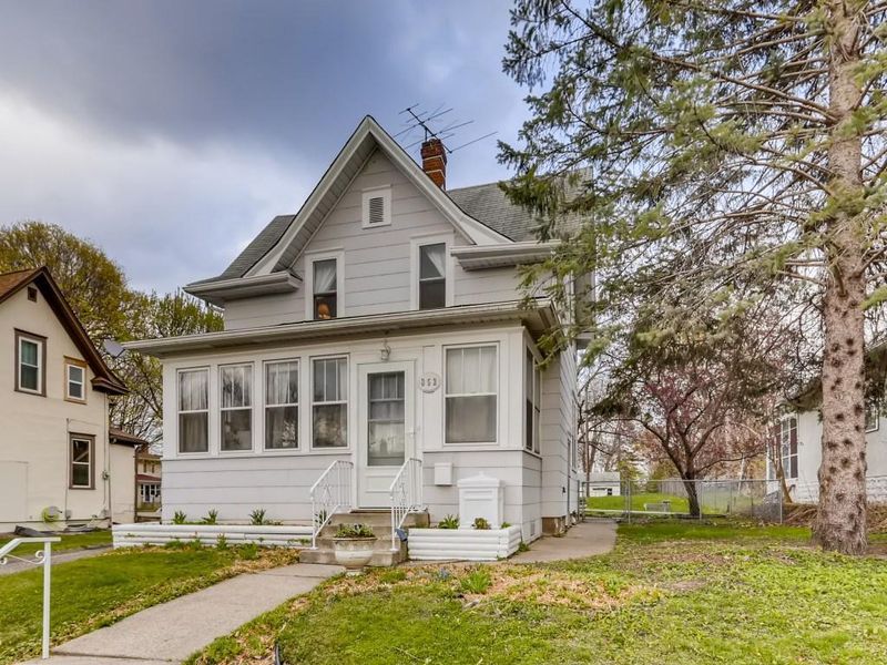 852 Manomin Ave, Saint Paul, MN 55107