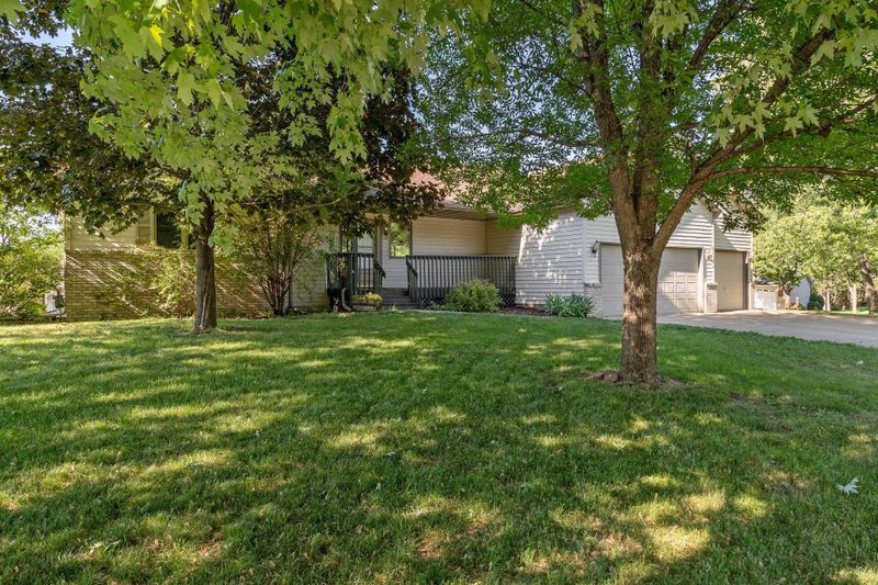 942 Deercreek Pw, Belle Plaine, MN 56011