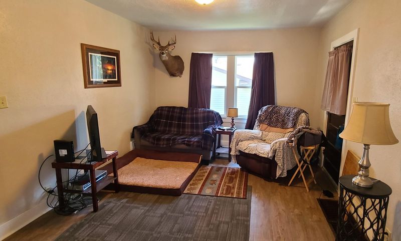 405 4th Ave SW, Pipestone, MN 56164