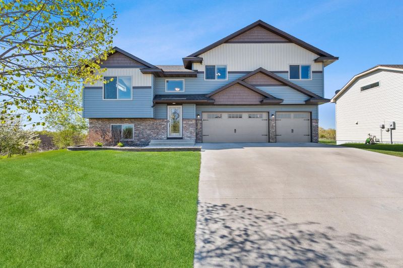 902 Harvest Trl, Buffalo, MN 55313