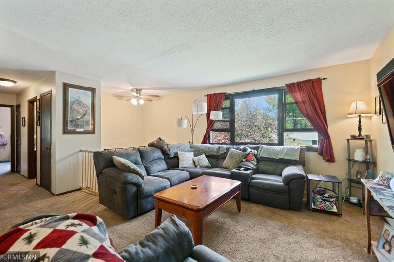 209 Trilane Dr, Norwood Young America, MN 55397