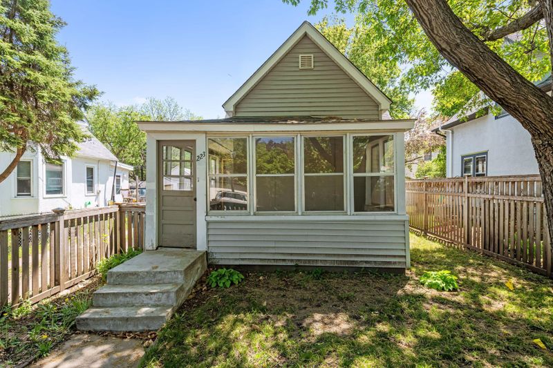 223 W 39th St, Minneapolis, MN 55409