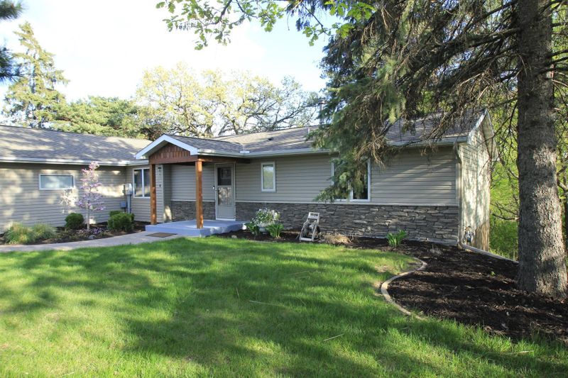 9511 Cedar Lake Rd S, Saint Louis Park, MN 55426