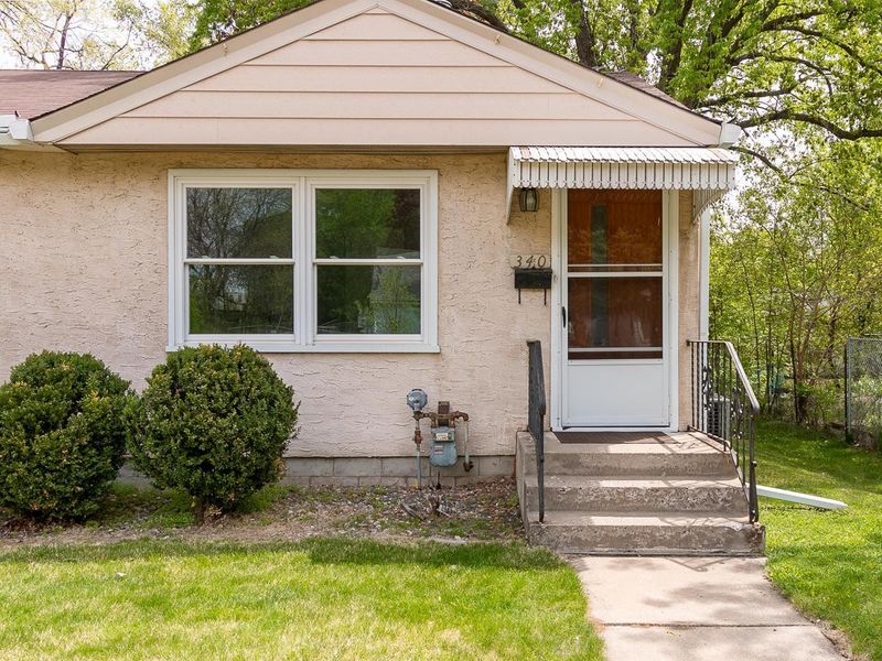 340 Hazelwood St, Saint Paul, MN 55106