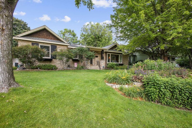 4525 Perry Ave N, Robbinsdale, MN 55422