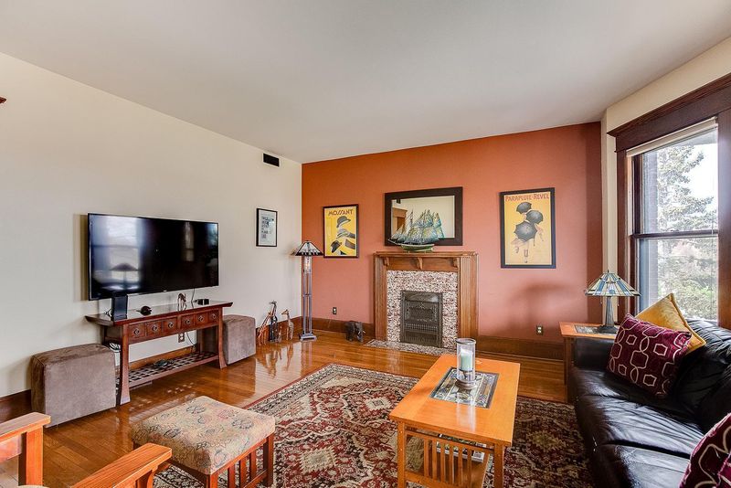688 Holly Ave #6, Saint Paul, MN 55104