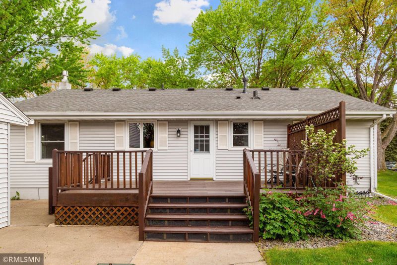 9464 Orleans Ln N, Maple Grove, MN 55369
