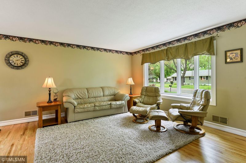 9464 Orleans Ln N, Maple Grove, MN 55369