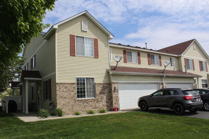 1861 Mockingbird Ave, Shakopee, MN 55379