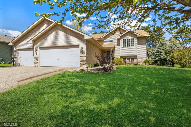 12949 8th Ave S, Zimmerman, MN 55398