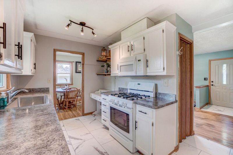 1010 Lynde Dr NE, Fridley, MN 55432
