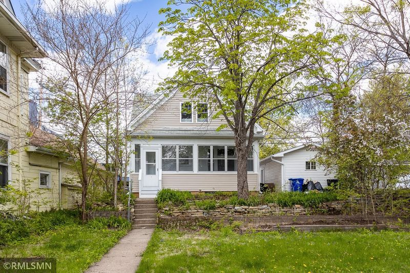 949 Minnehaha Ave E, Saint Paul, MN 55106
