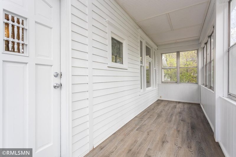 949 Minnehaha Ave E, Saint Paul, MN 55106