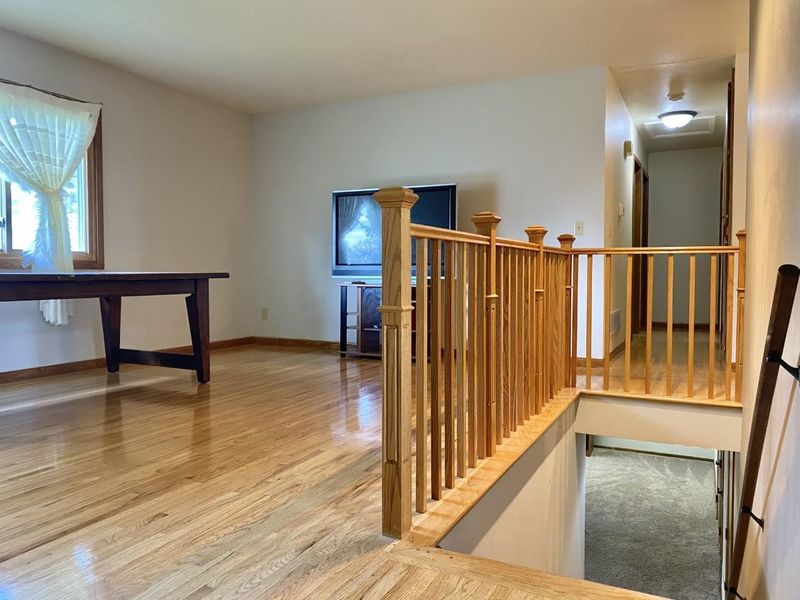 20 E 130th St, Burnsville, MN 55337
