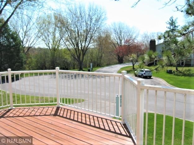 9913 Cavell Cir, Bloomington, MN 55438