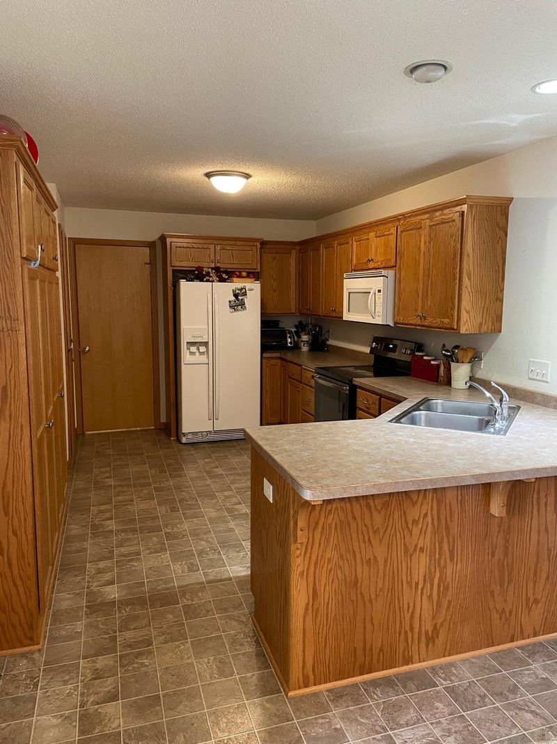 301 Roosevelt St S #I, Cambridge, MN 55008
