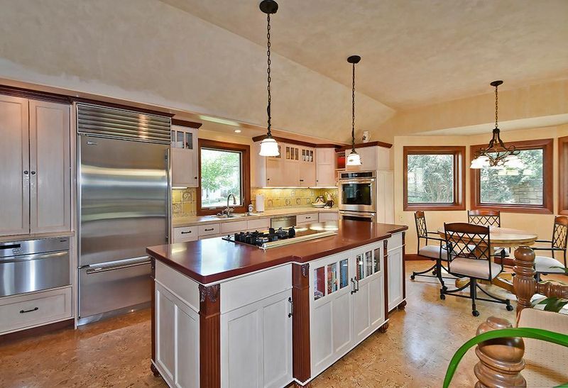 317 2nd St NW, Faribault, MN 55021