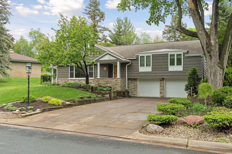 5317 Hollywood Rd, Edina, MN 55436