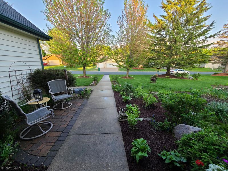 4163 Prairie Ridge Rd, Eagan, MN 55123