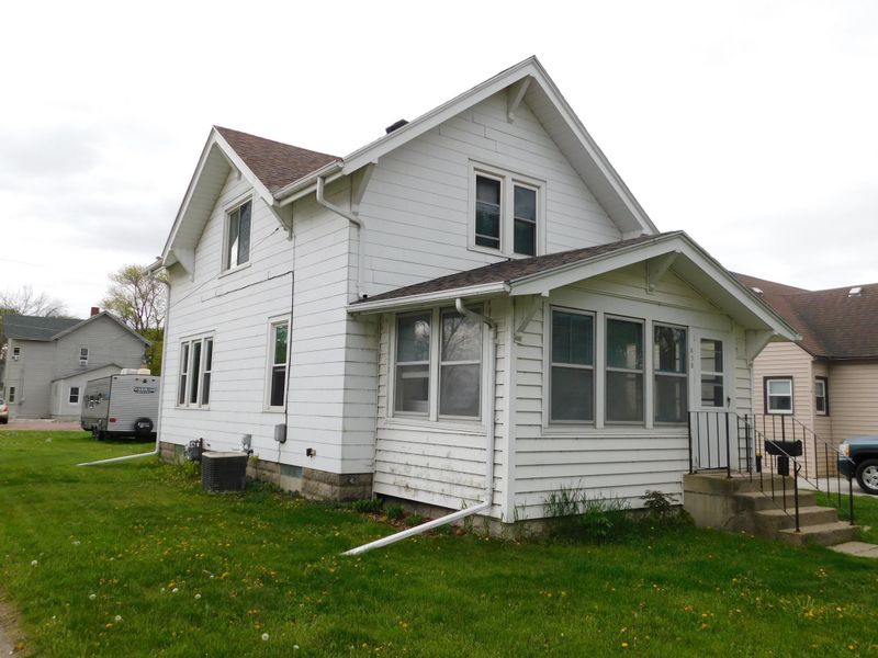 830 N Park St, Fairmont, MN 56031