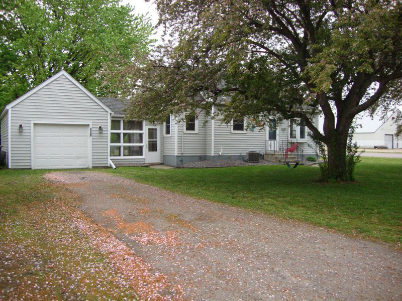 201 Herbert St, Stewart, MN 55385