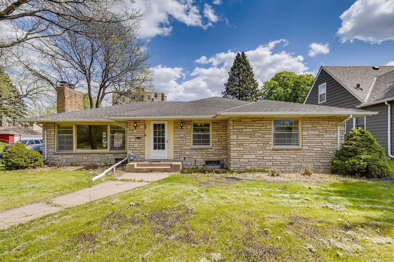 418 Johnson Pw, Saint Paul, MN 55106