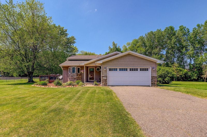 1909 Center St, Hugo, MN 55038