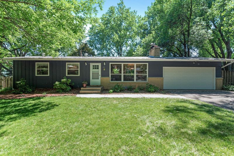 713 E 151st St, Burnsville, MN 55306