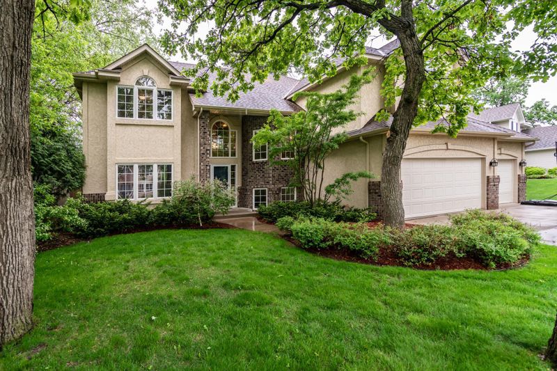 6892 Cambridge Rd, Shakopee, MN 55379