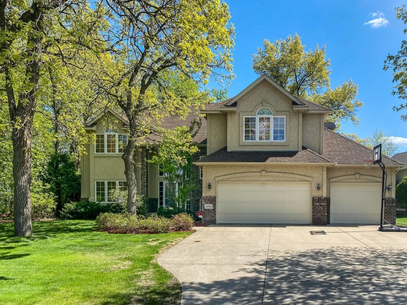 6892 Cambridge Rd, Shakopee, MN 55379