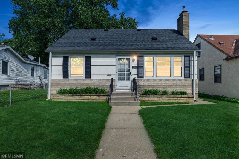 5521 35th Ave S, Minneapolis, MN 55417