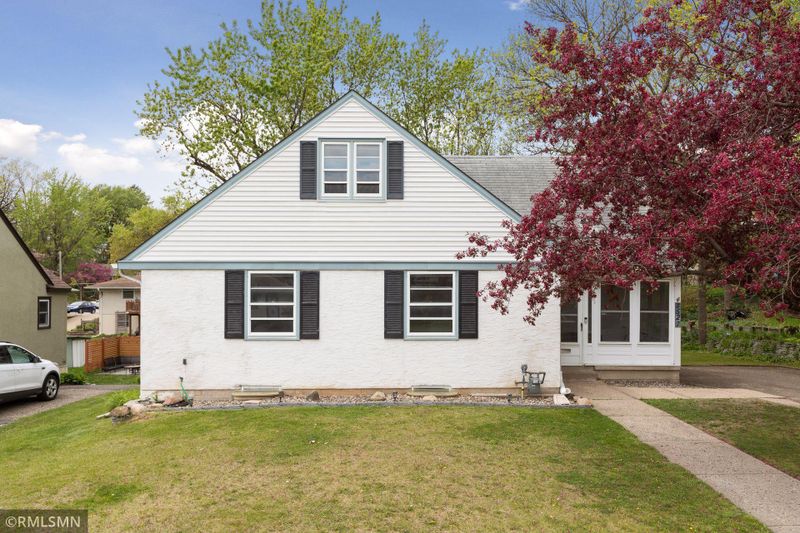 1527 Atlantic St, Saint Paul, MN 55106