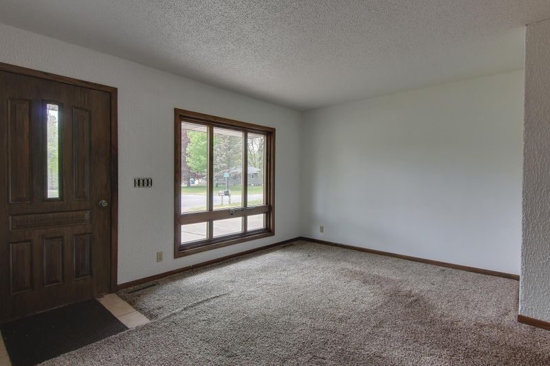 225 111th Ave NE, Blaine, MN 55434