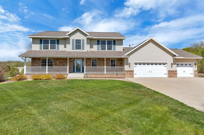 21068 Westbrook Dr, Cold Spring, MN 56320