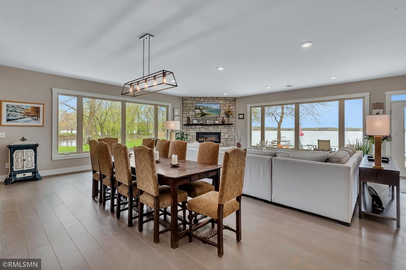 32301 Nob Hill Dr, Avon, MN 56310
