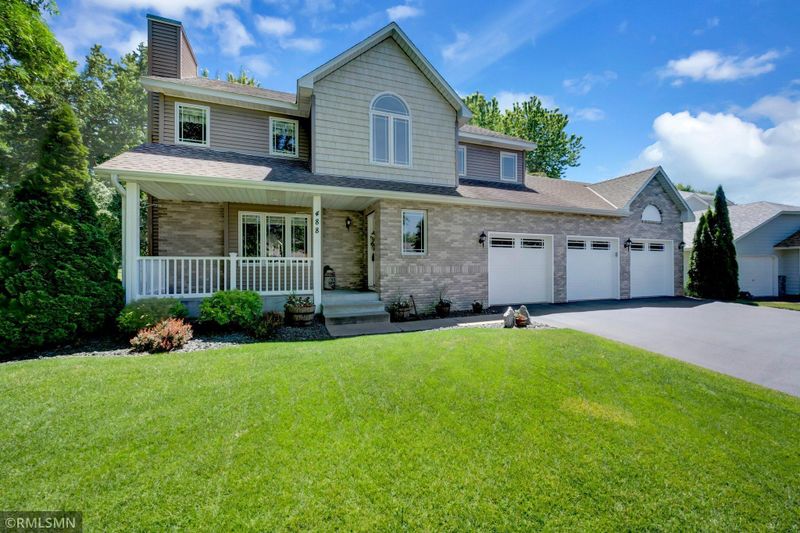 488 Hawthorn Rd, Lino Lakes, MN 55014
